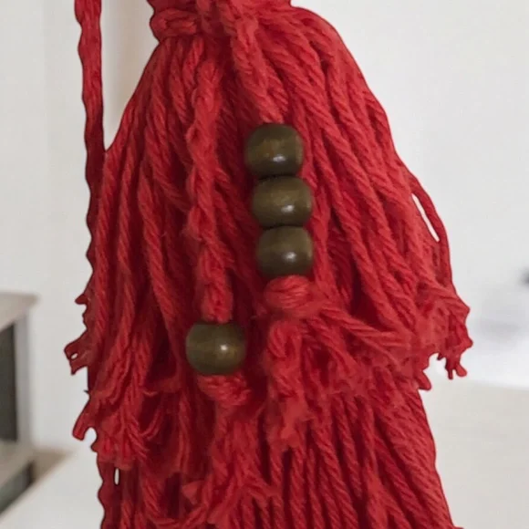 French Inspired Crochet Fishnet Market Bag Red Rouge Tote Shoulder Bag w/Tassel - Picture 5 of 16